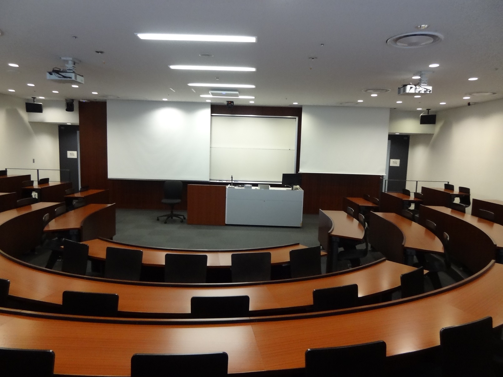 早稲田大学 早稲田大学系属 早稲田渋谷シンガポール校｜北米アジア向け