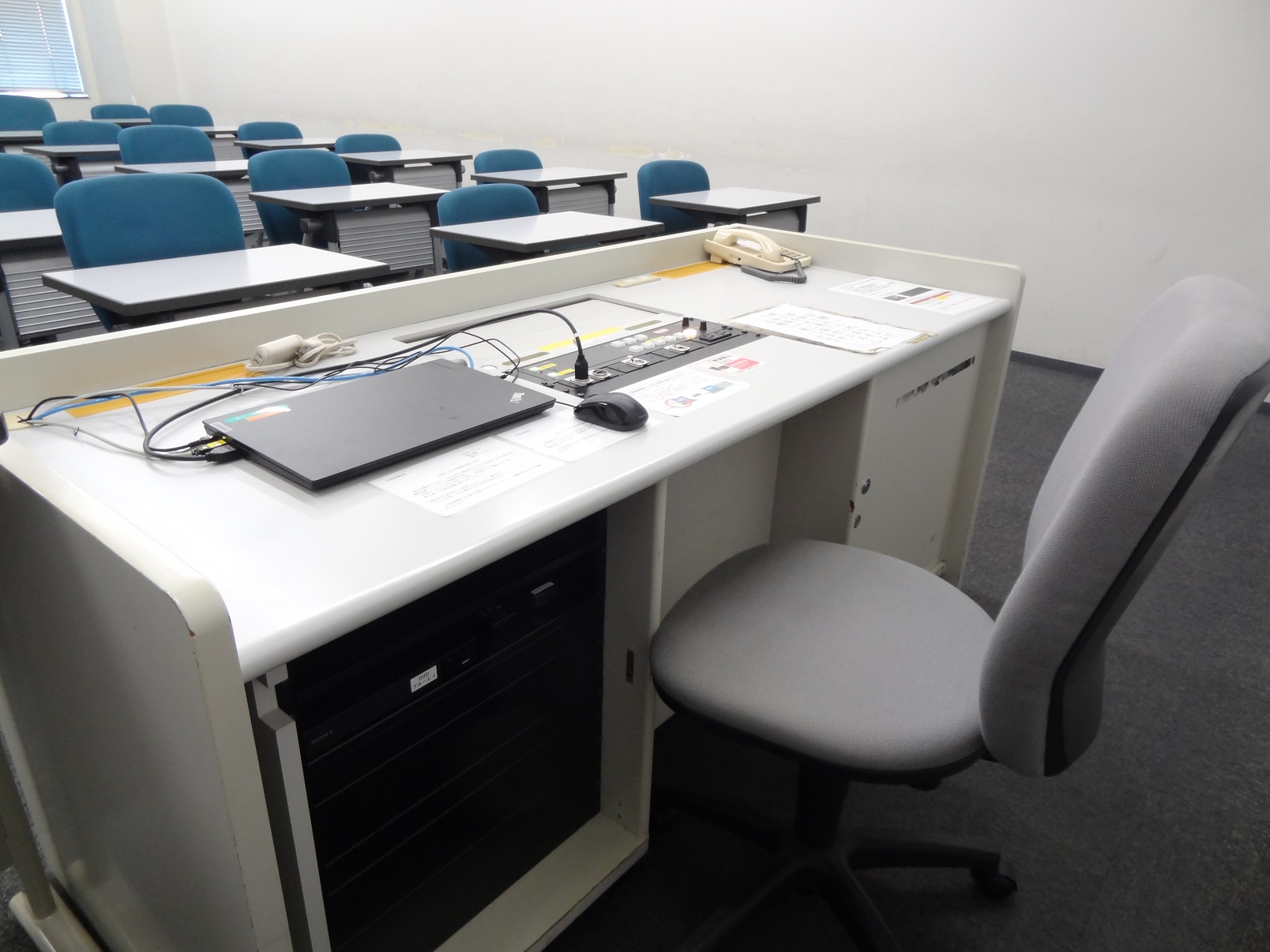 Classroom equipment environment Building 8, 4F - Waseda IT