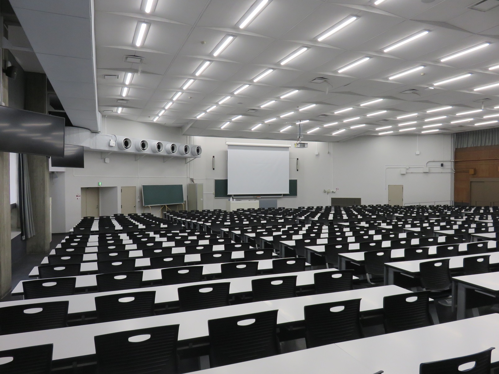 早稲田 大学 15 号館