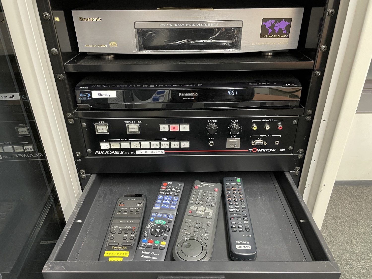 ABC部屋 教室機器環境 8号館B1階 - Waseda IT Service Portal