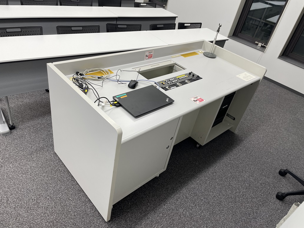 Classroom equipment environment Building 8, 4F - Waseda IT