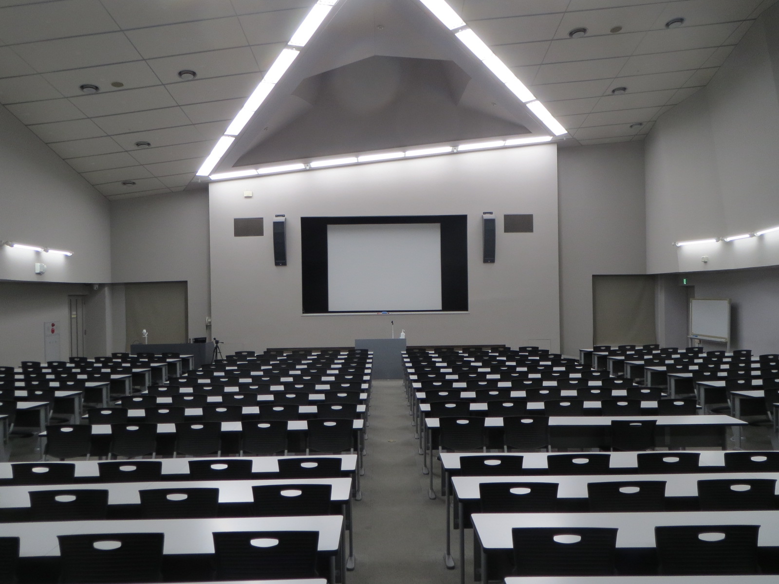 Classroom equipment environment Building 38, AV classroom - Waseda
