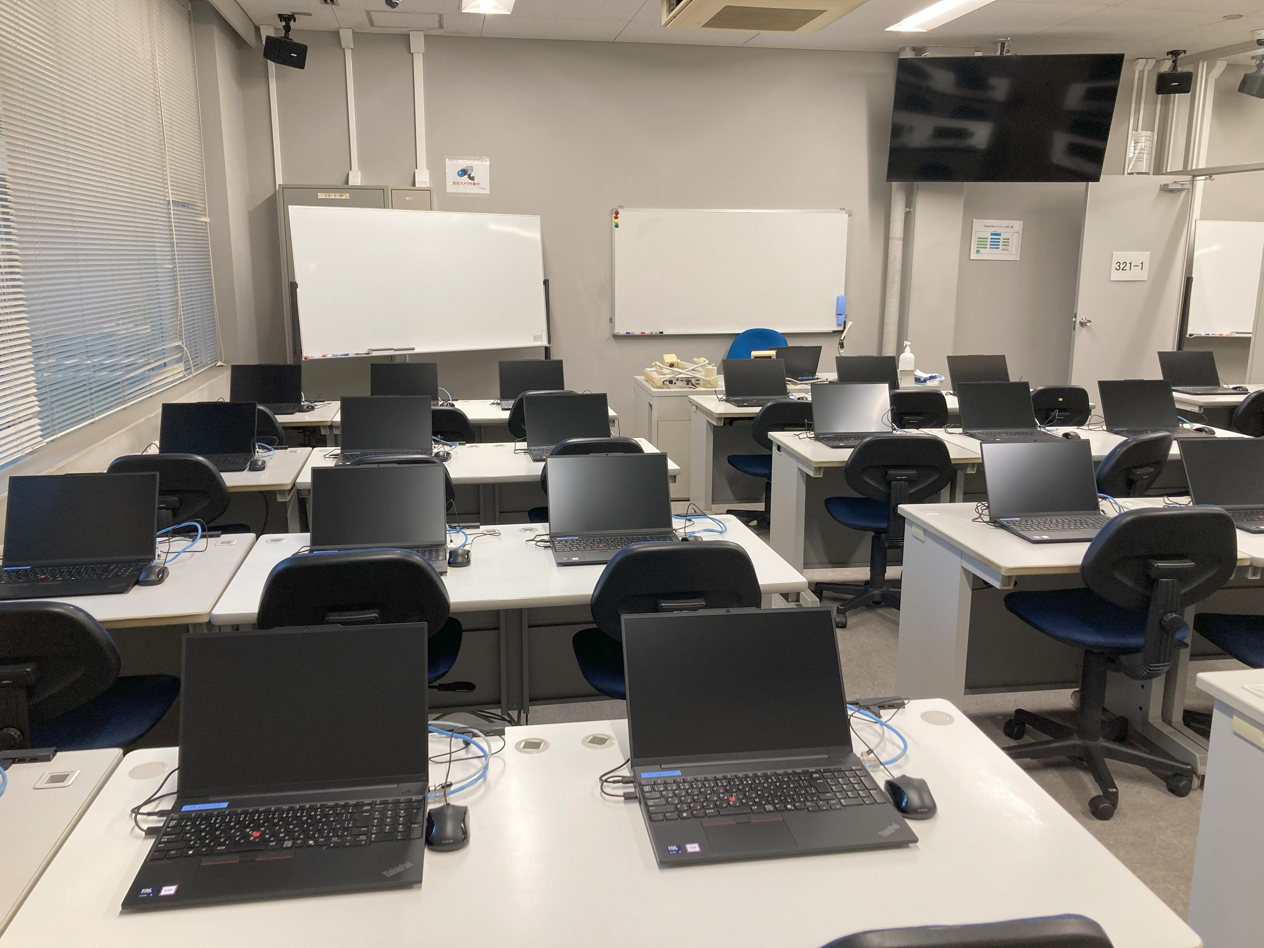 教室機器環境 100号館E棟3階コンピュータルーム詳細 - Waseda IT